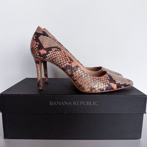 Banana Republic Madison Pumps Size 9 NWT